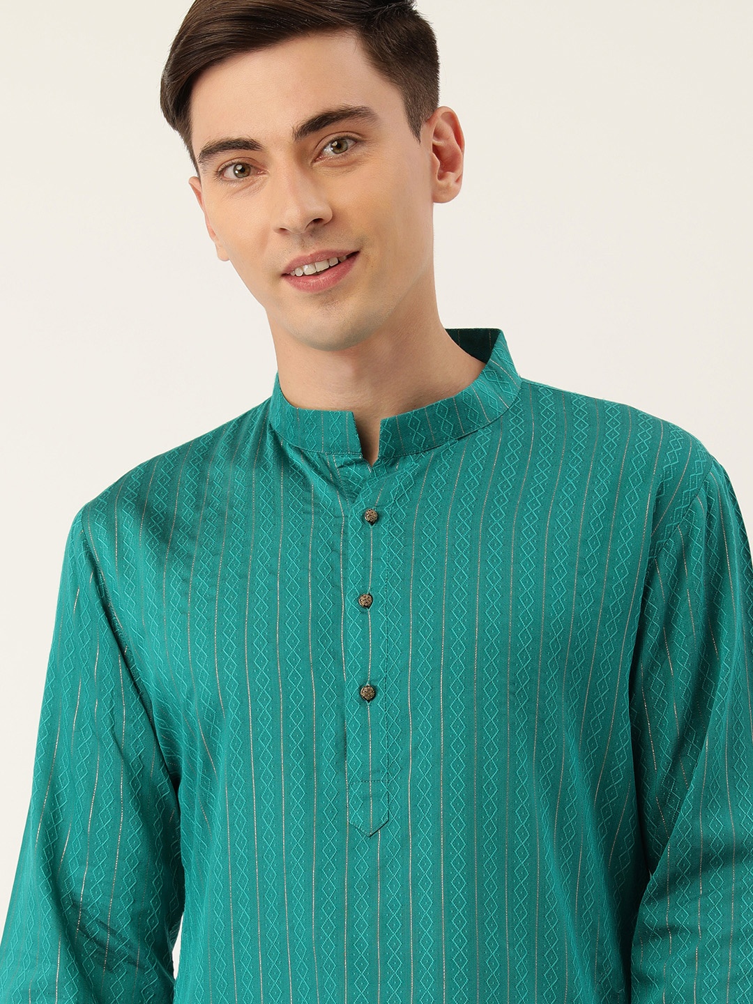 

SWAGG INDIA Men Teal Green Geometric Embroidered Thread Work Kurta
