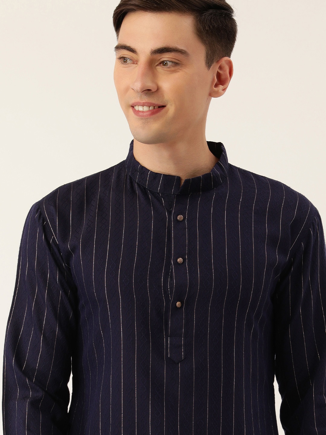 

SWAGG INDIA Men Navy Blue Geometric Embroidered Thread Work Kurta