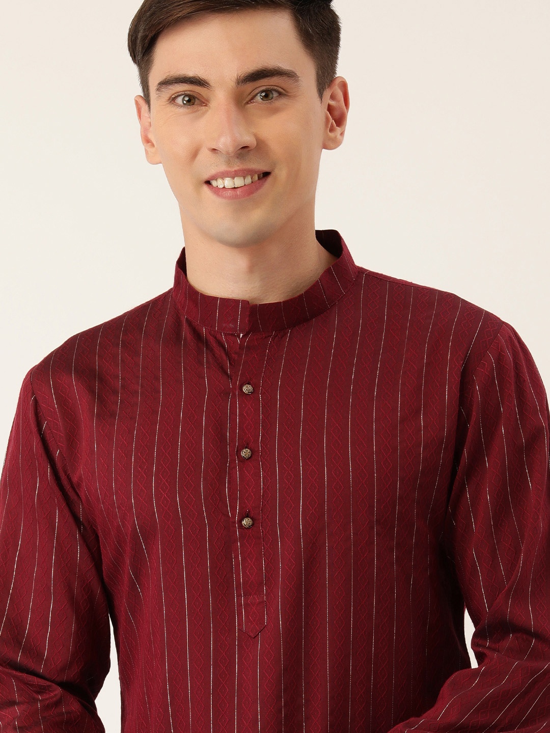 

SWAGG INDIA Men Maroon Geometric Embroidered Thread Work Kurta