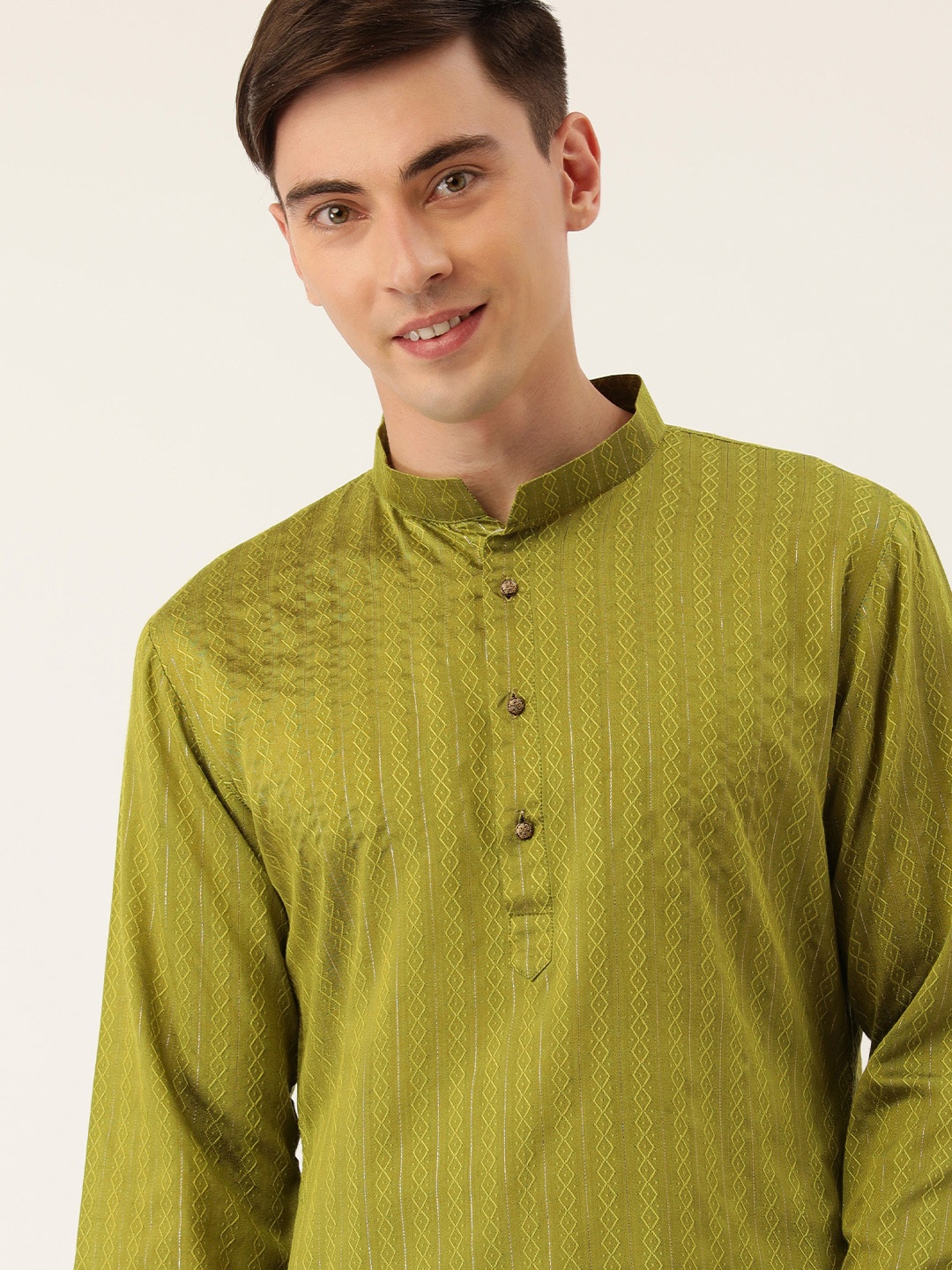 

SWAGG INDIA Men Green Geometric Embroidered Thread Work Kurta