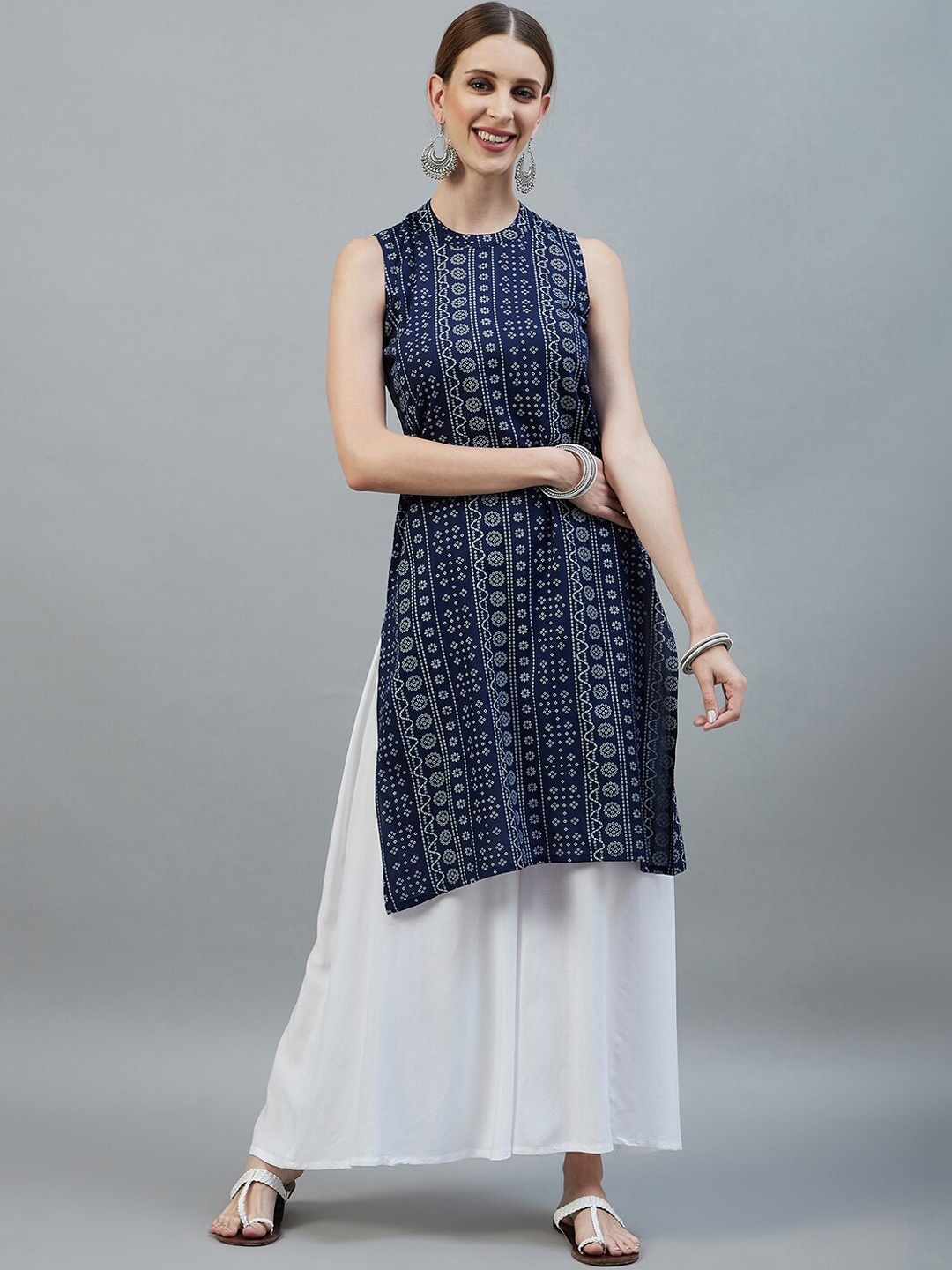 

InWeave Women Blue Geometric Printed Keyhole Neck Thread Work Kurta