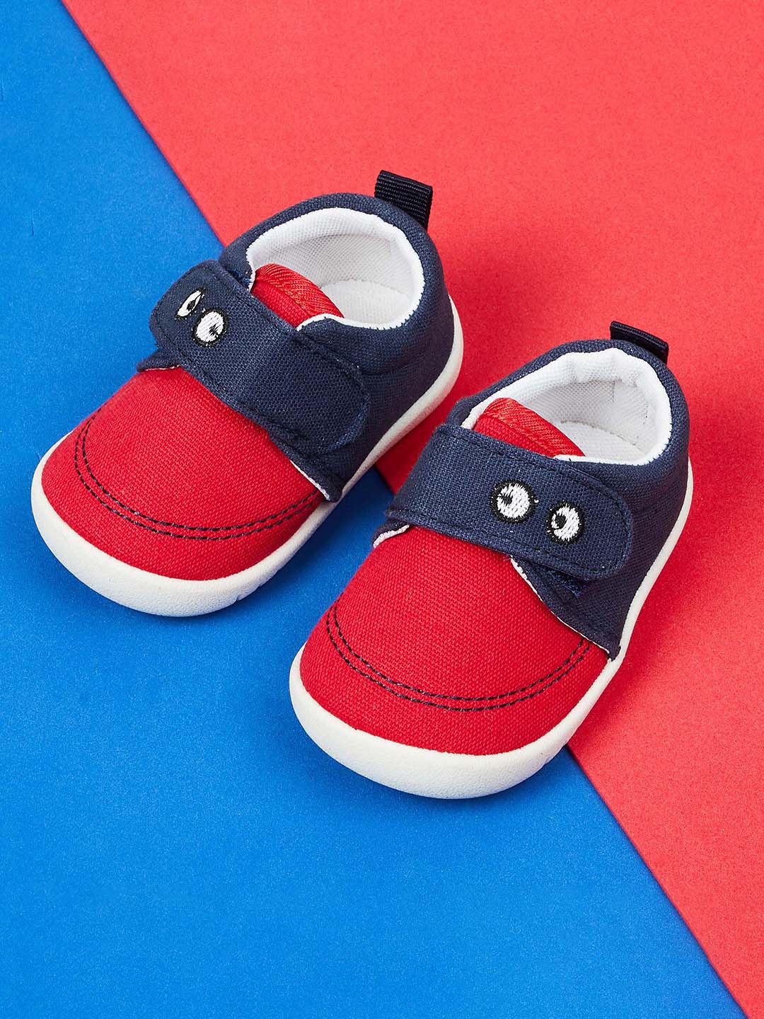 

max Boys Navy Blue Colourblocked Sneakers