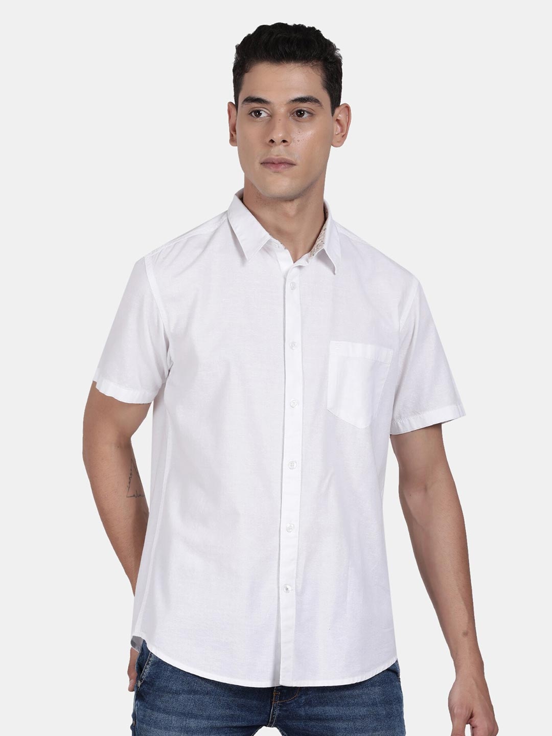 

t-base Men White Standard Casual Shirt