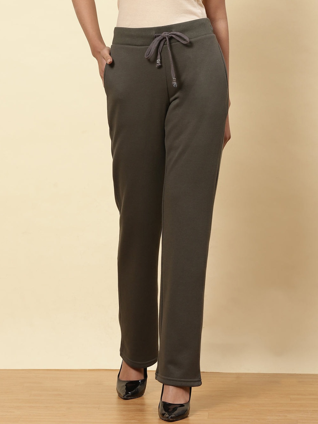 

Lakshita Women Green High-Rise Trousers