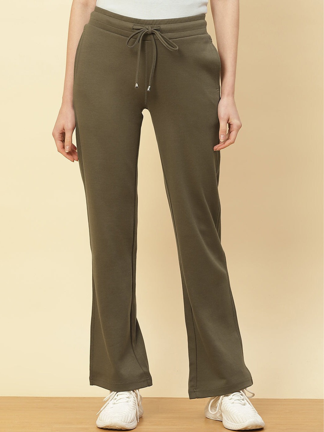 

Lakshita Women Green High-Rise Trousers