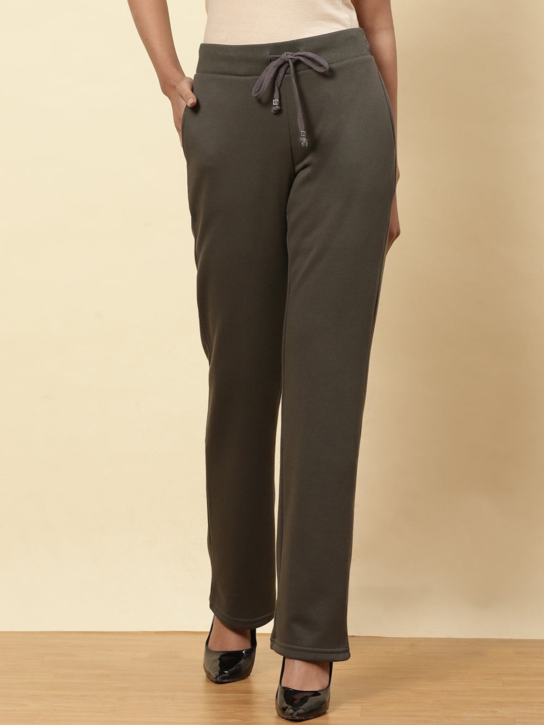 

Lakshita Women Green High-Rise Trousers