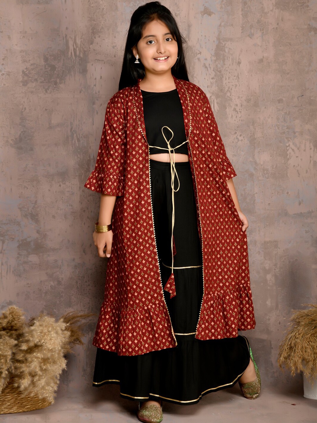

LilPicks Girls Black Printed Layered Kurti with Skirt & With Dupatta