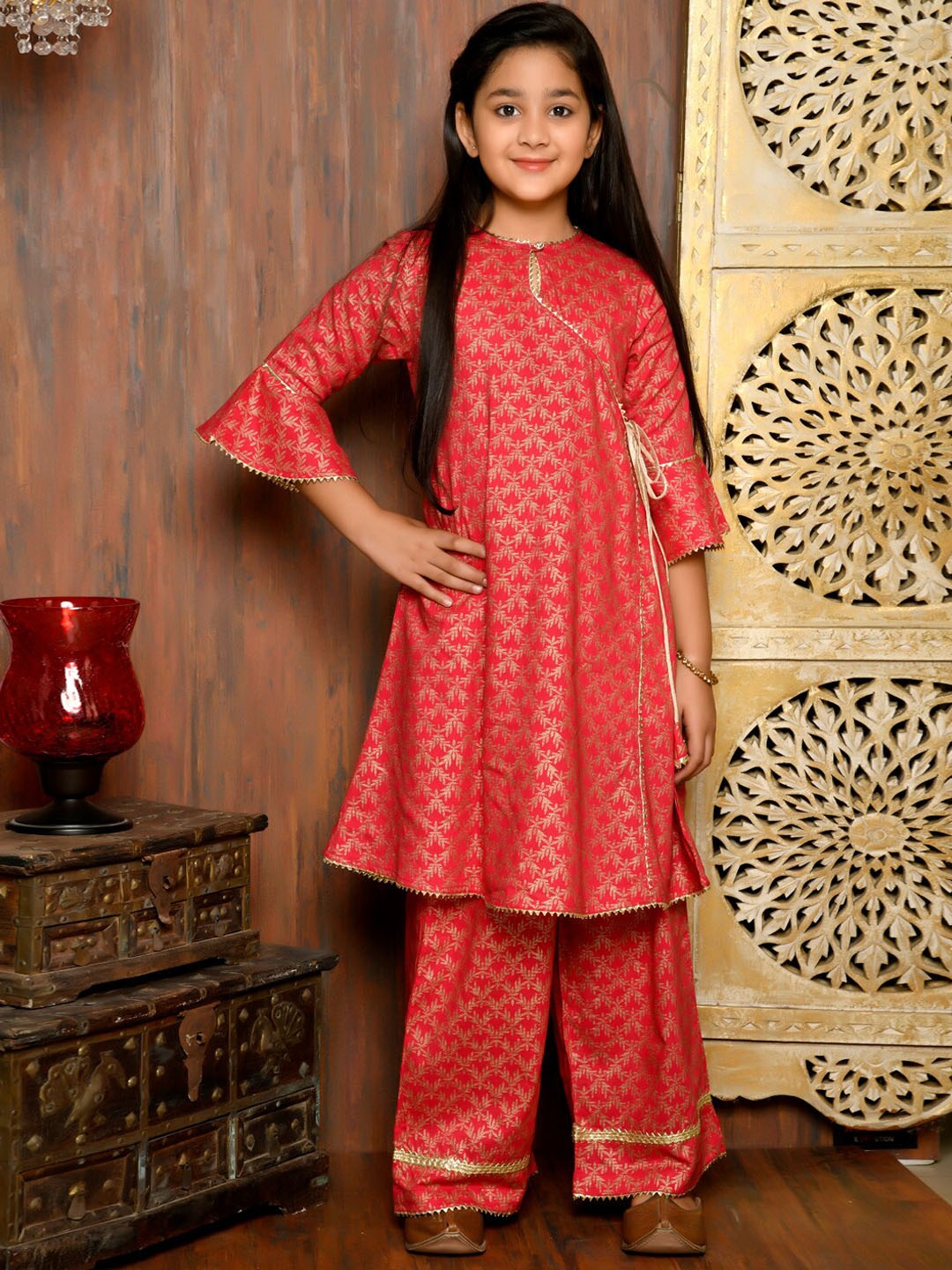 

LilPicks Girls Red Ethnic Motifs Kurta with Palazzos