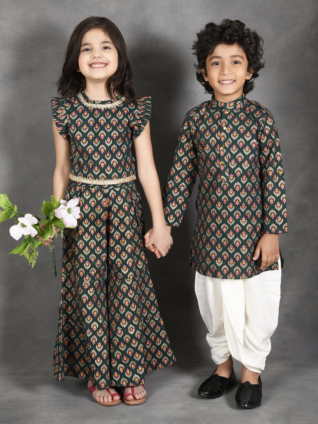 

LilPicks Girls Printed Sleeveless Top with Flared Palazzo Set, Green