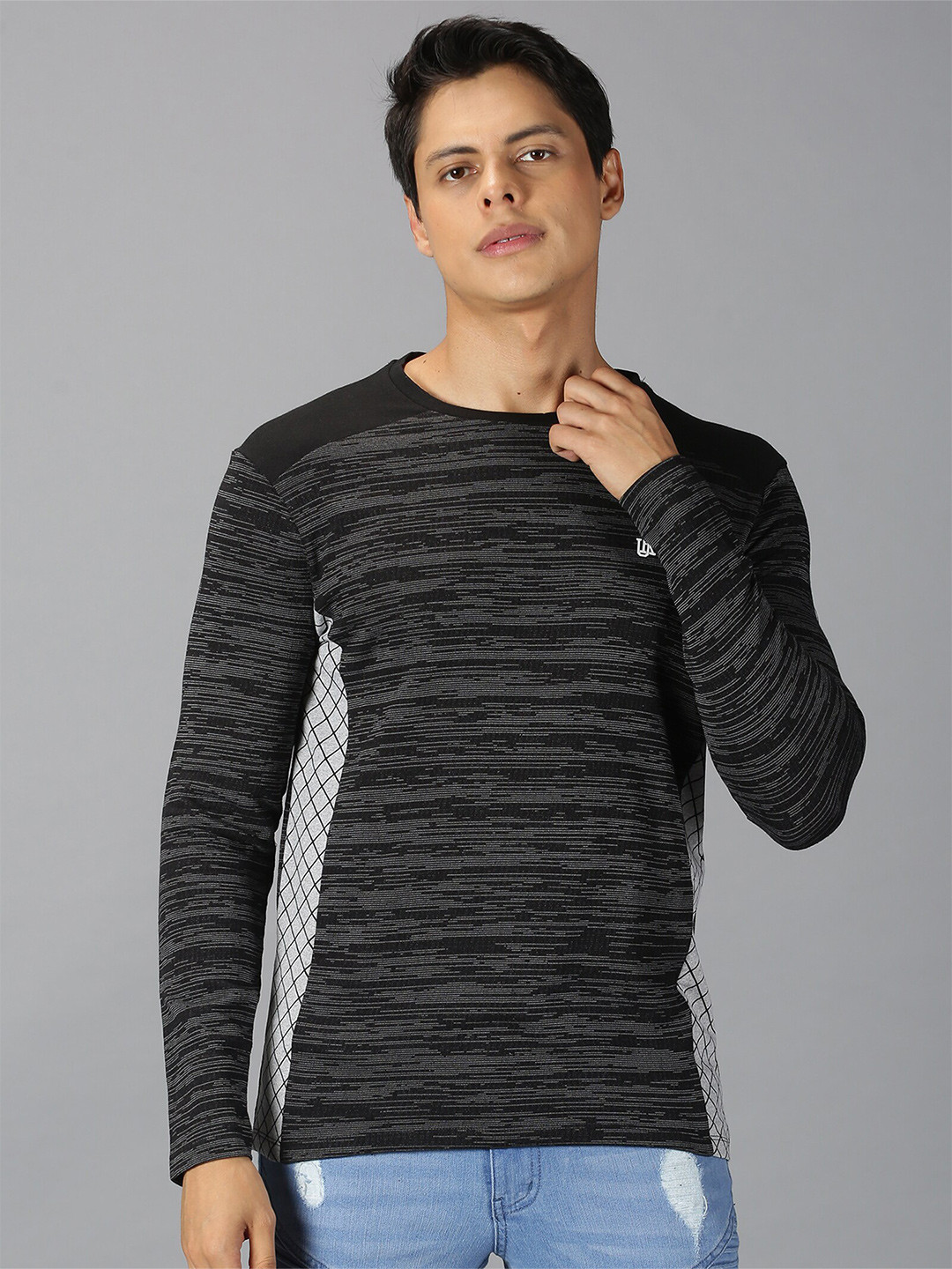 

UrGear Men Black Striped Monochrome T-shirt