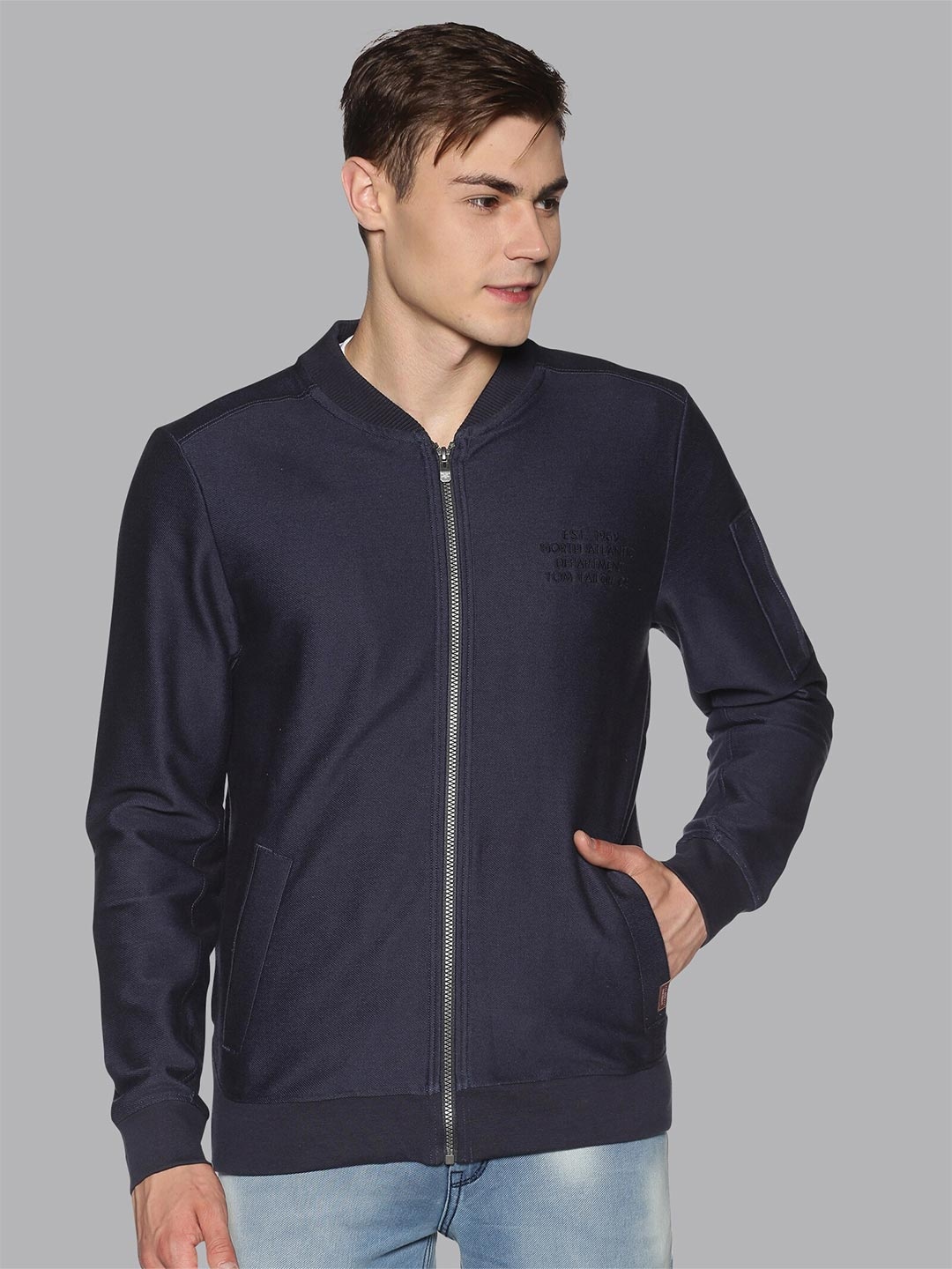 

UrGear Men Navy Blue Sweatshirt