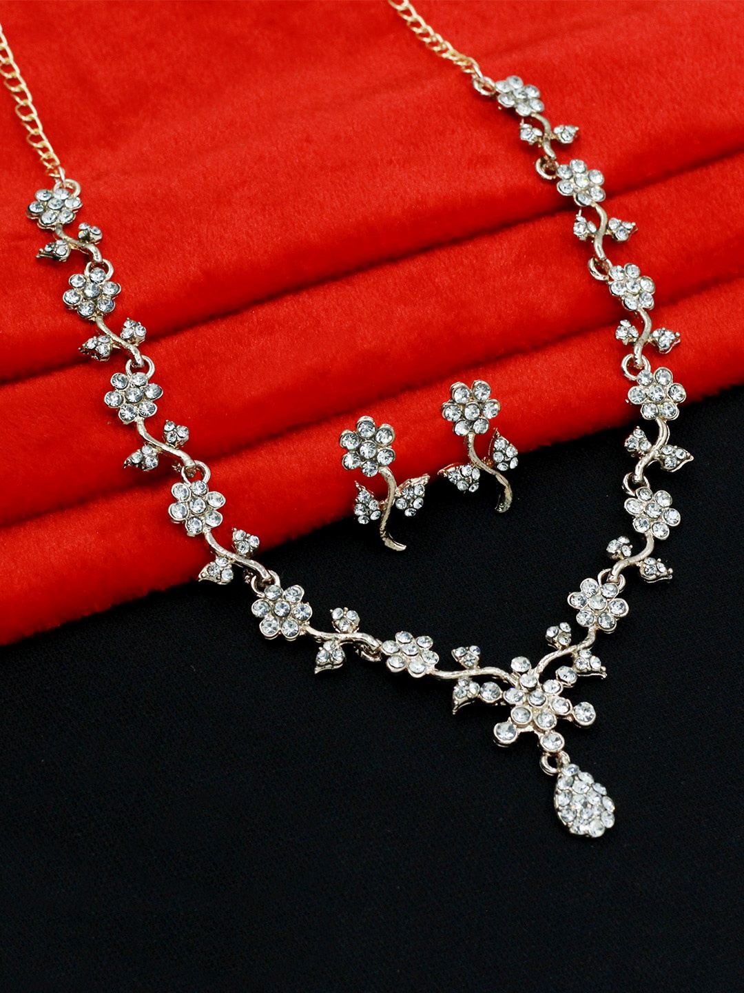 

SAIYONI Gold-Plated Gold Austrian Diamond Studded Choker Jewellery Set
