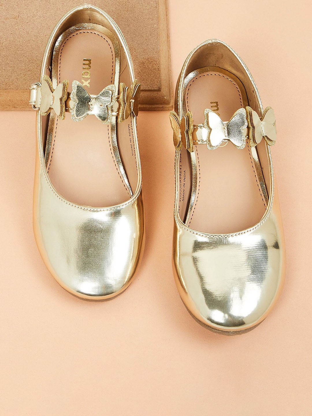 

max Girls Gold-Toned Ballerinas Flats