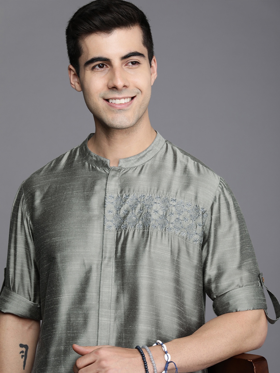 

Indo Era Men Grey Thread Work Kurta