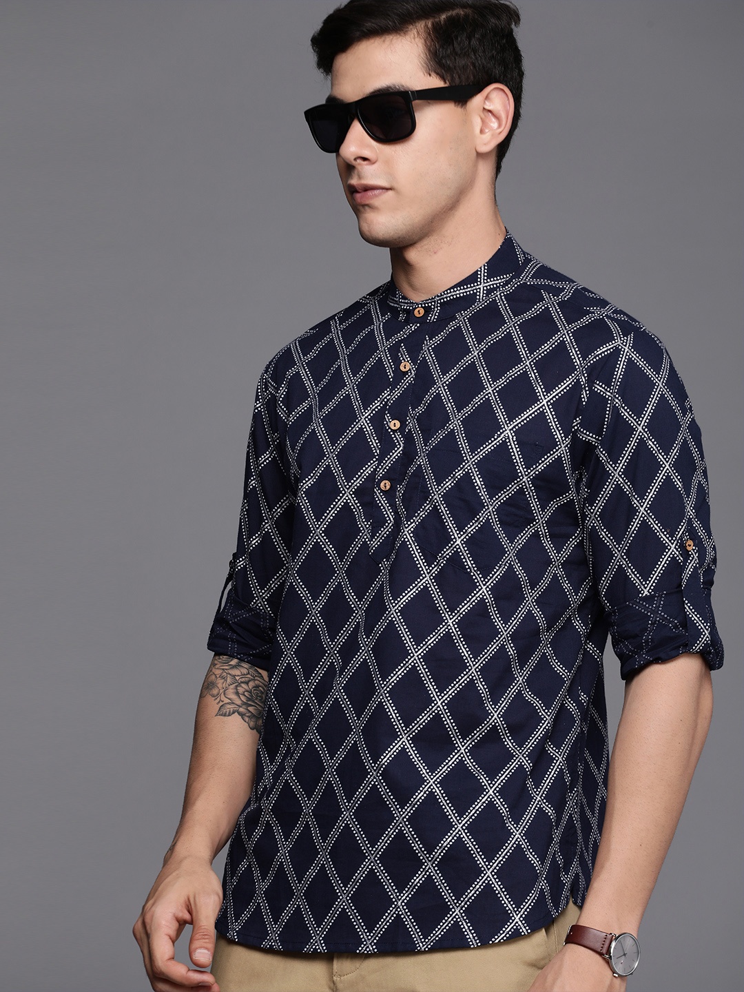 

Indo Era Men Navy Blue Checked Kurta