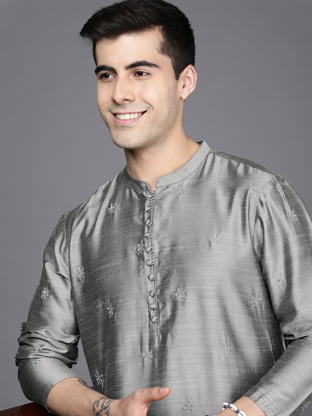 

Indo Era Men Grey Thread Work Kurta