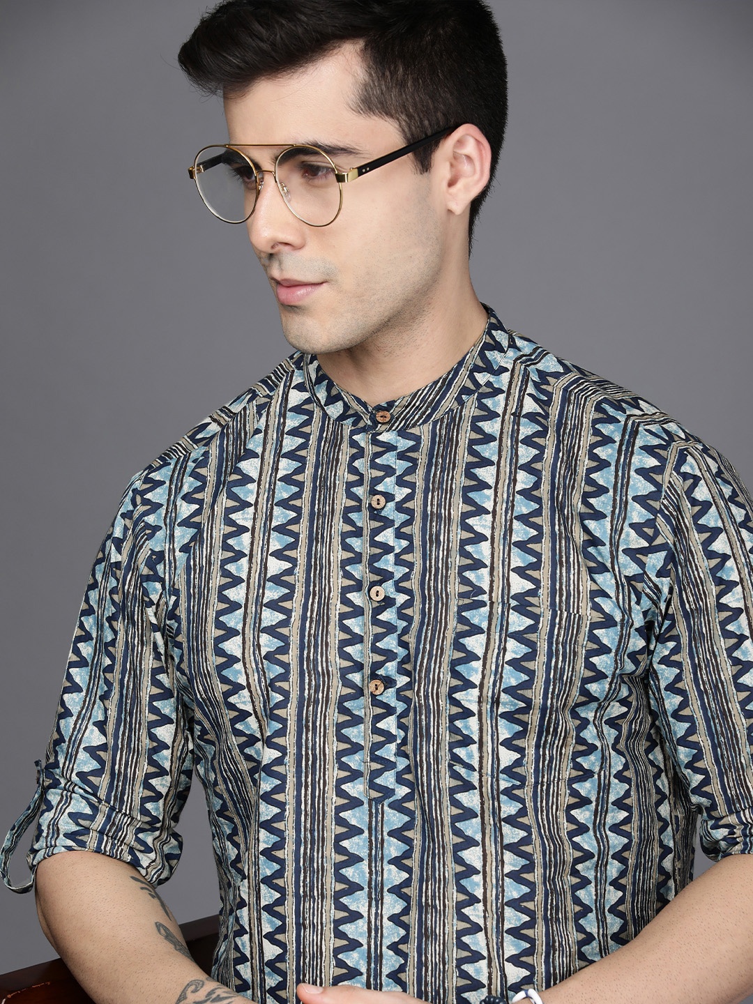

Indo Era Men Blue & Beige Chevron Printed Kurta