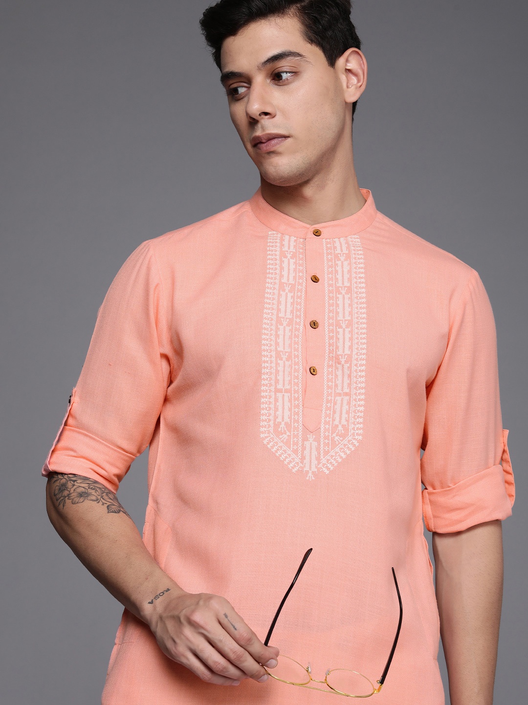 

Indo Era Men Pink Ethnic Motifs Embroidered Kurta