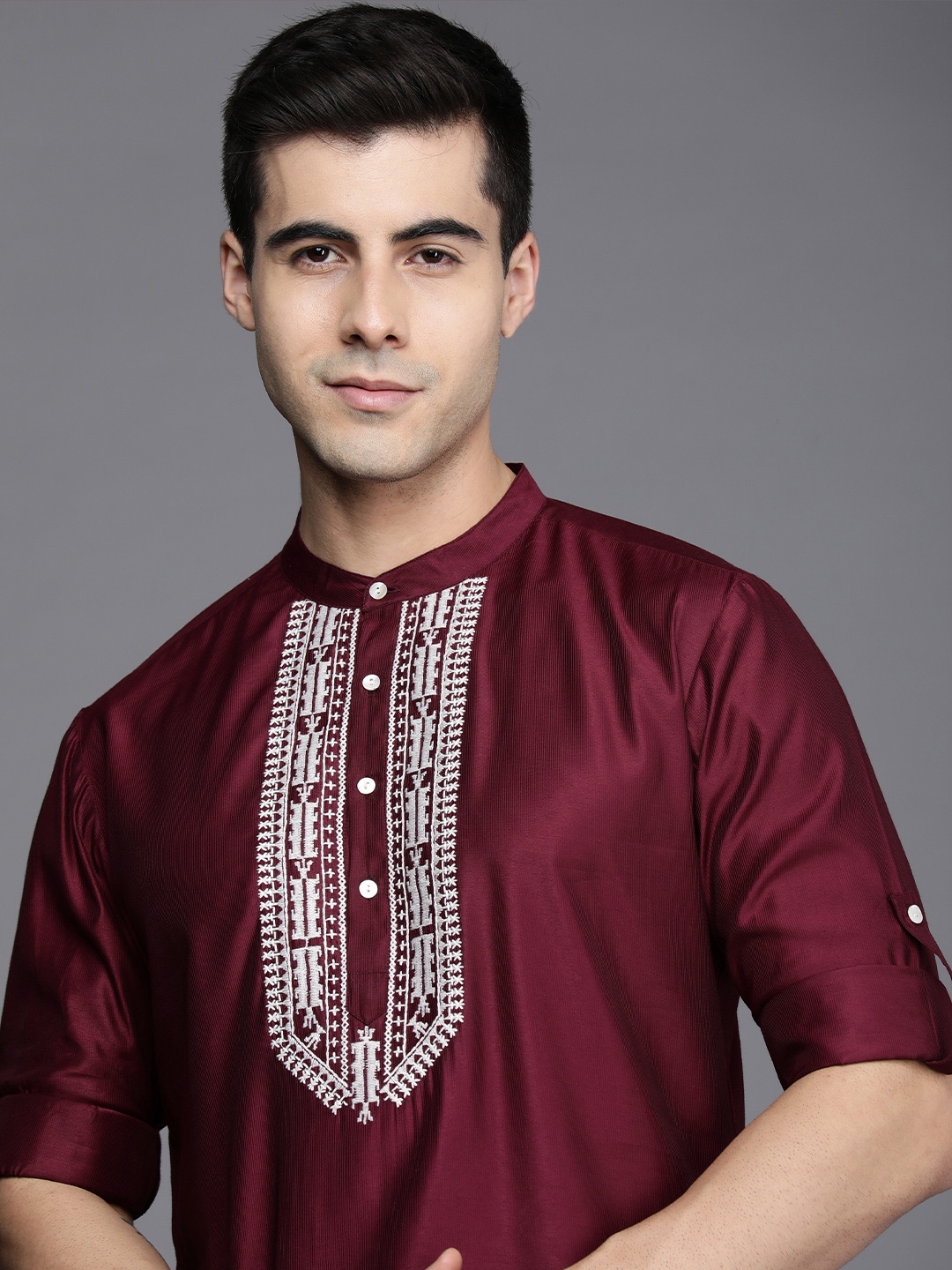 

Indo Era Men Maroon Dyed Thread Work Kurta