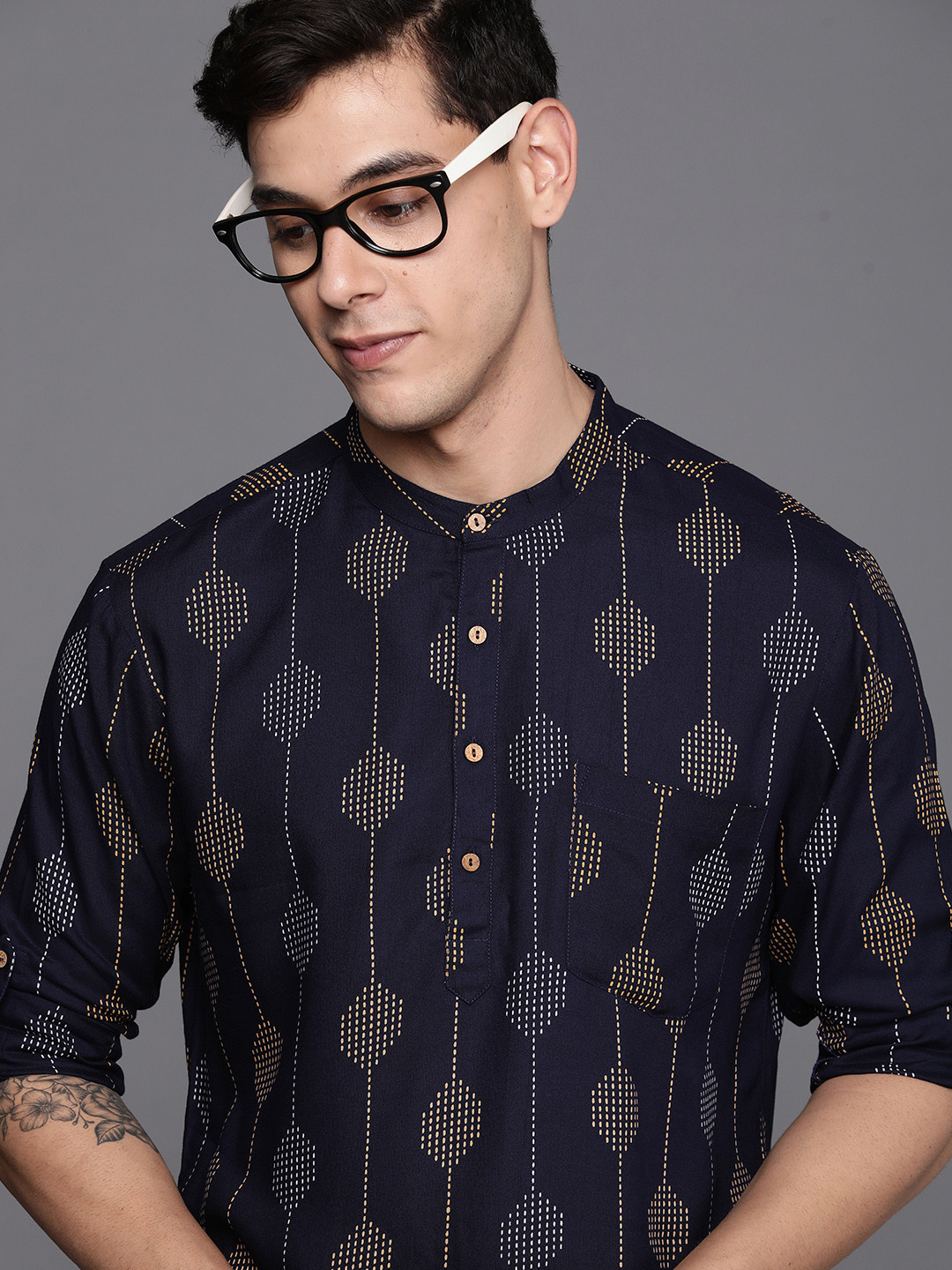 

Indo Era Men Navy Blue Geometric Printed Kurta