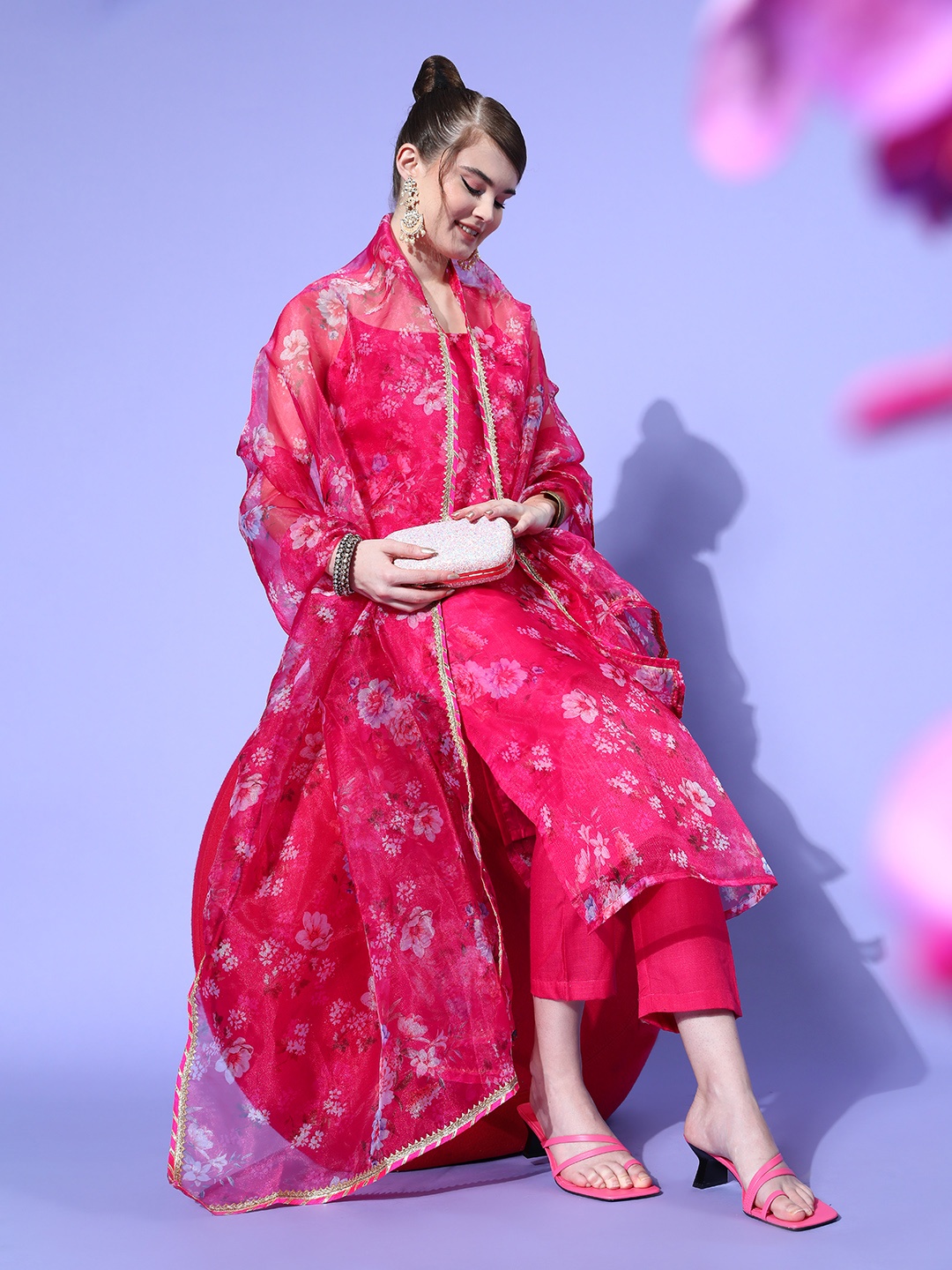

Inddus Women Floral Organza Print Parade Kurta Set, Magenta