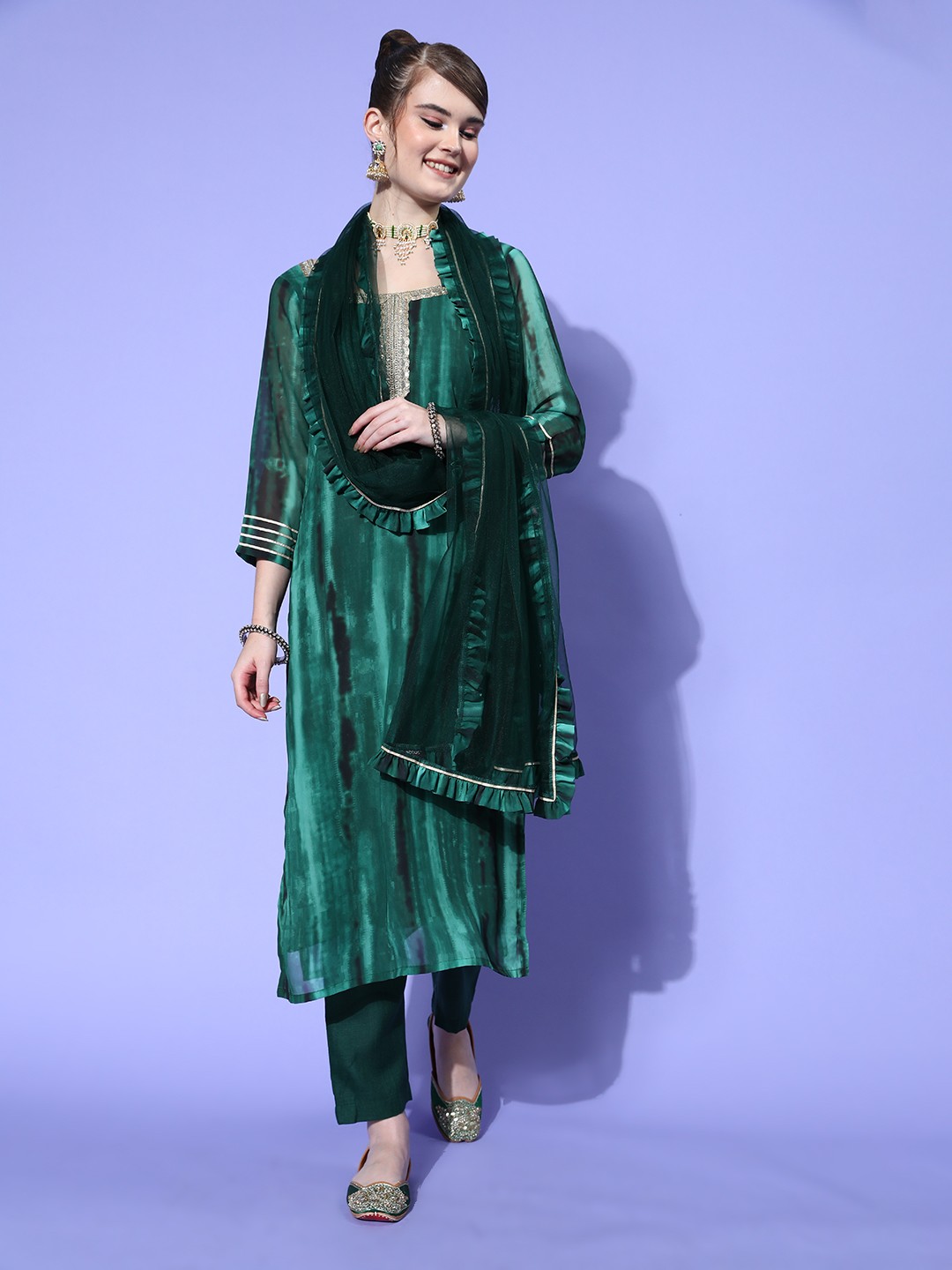 

Inddus Women Solid Poly Georgette Tie & Dye 2.0 Kurta Set, Green