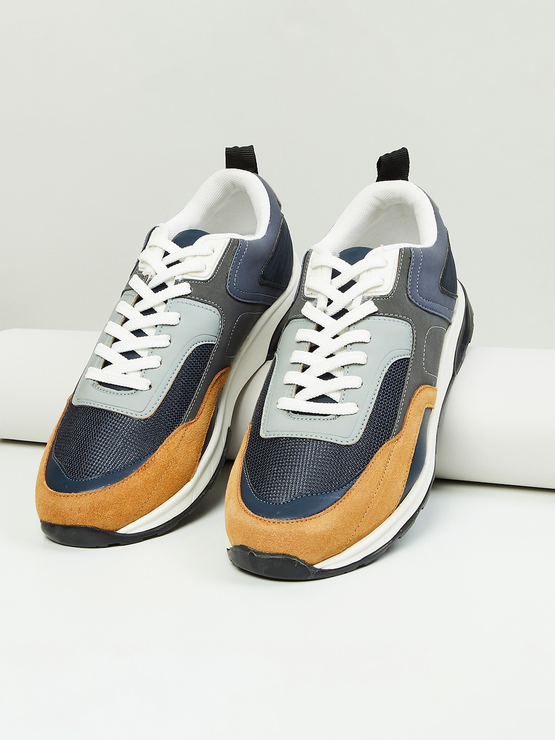 

max Men Olive Green Colourblocked PU Sneakers