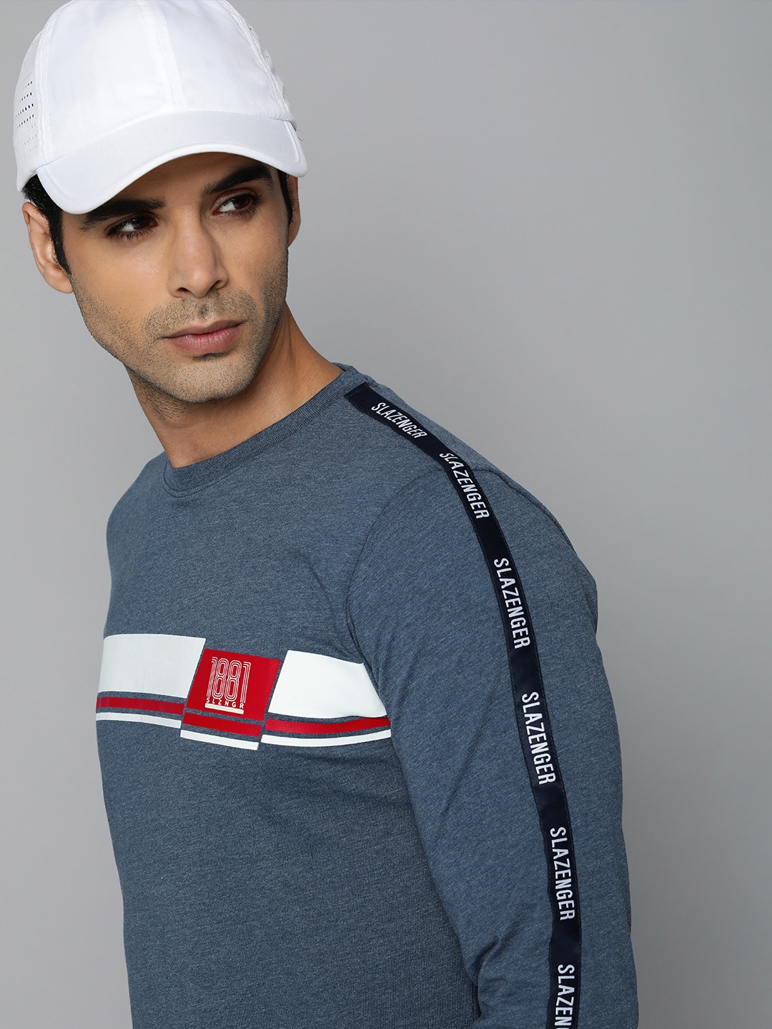 

Slazenger Men Blue & White Solid T-shirt
