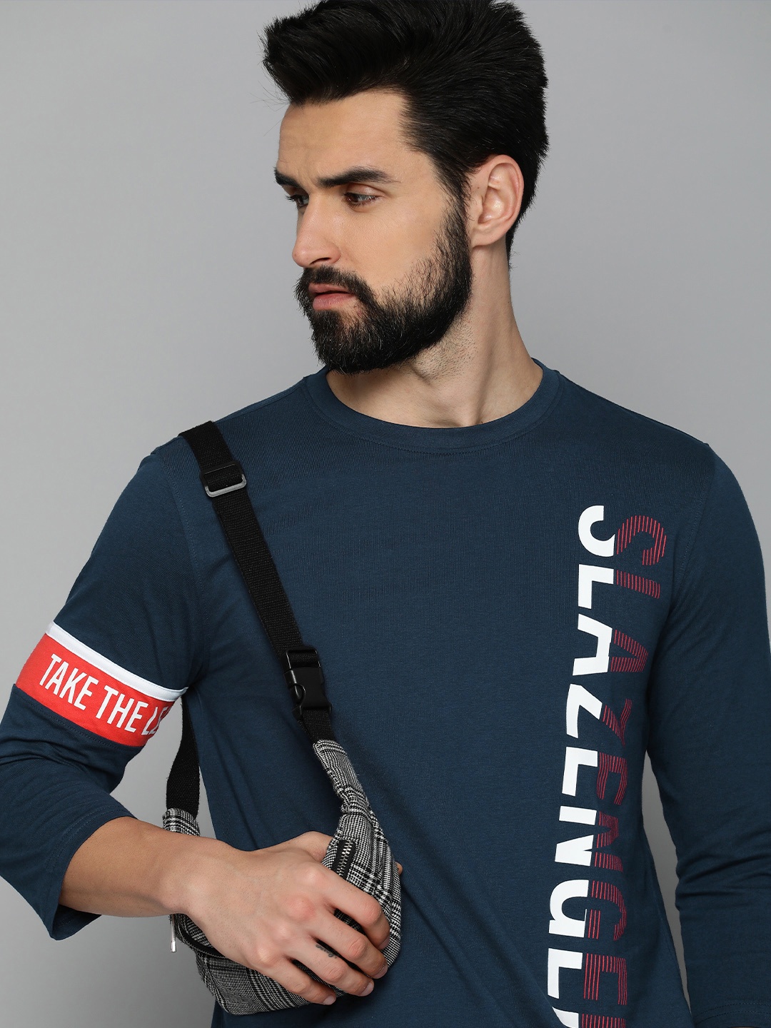 

Slazenger Men Navy Blue & Cream-Coloured Brand Logo Printed Pure Cotton T-shirt