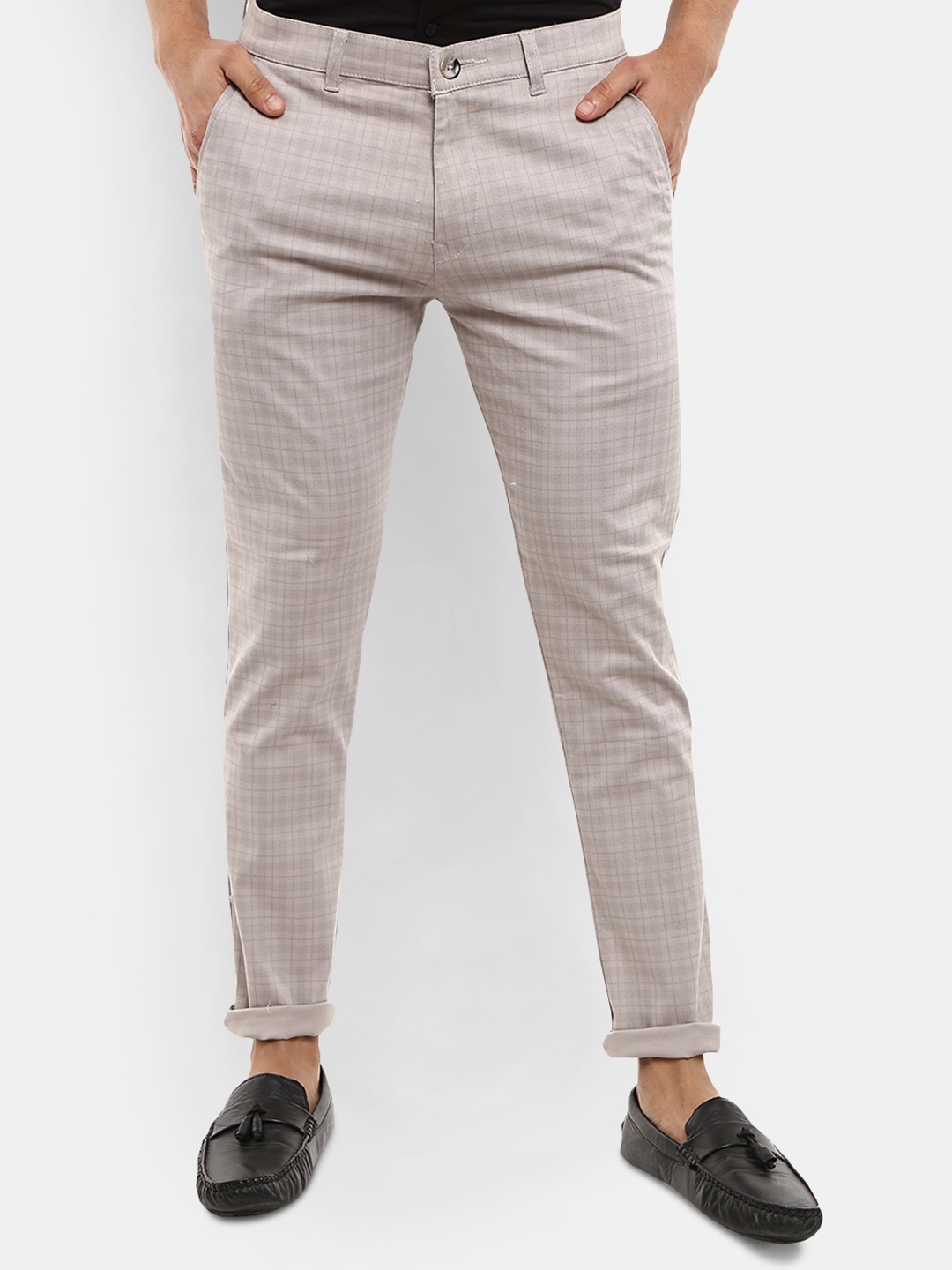 

V-Mart Men Grey Checked Easy Wash Chinos Trousers