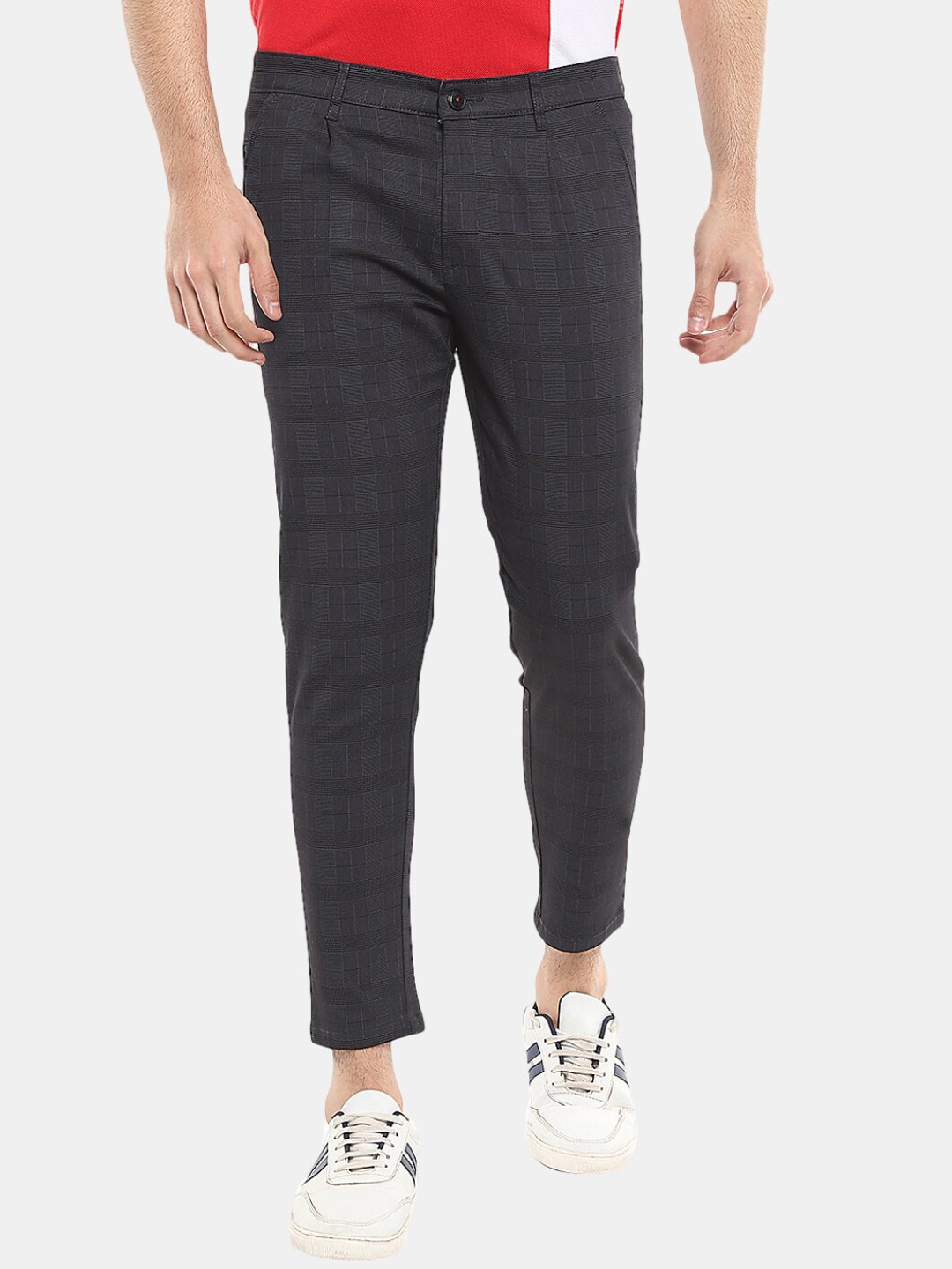 

V-Mart Men Black Checked Easy Wash Pleated Trousers