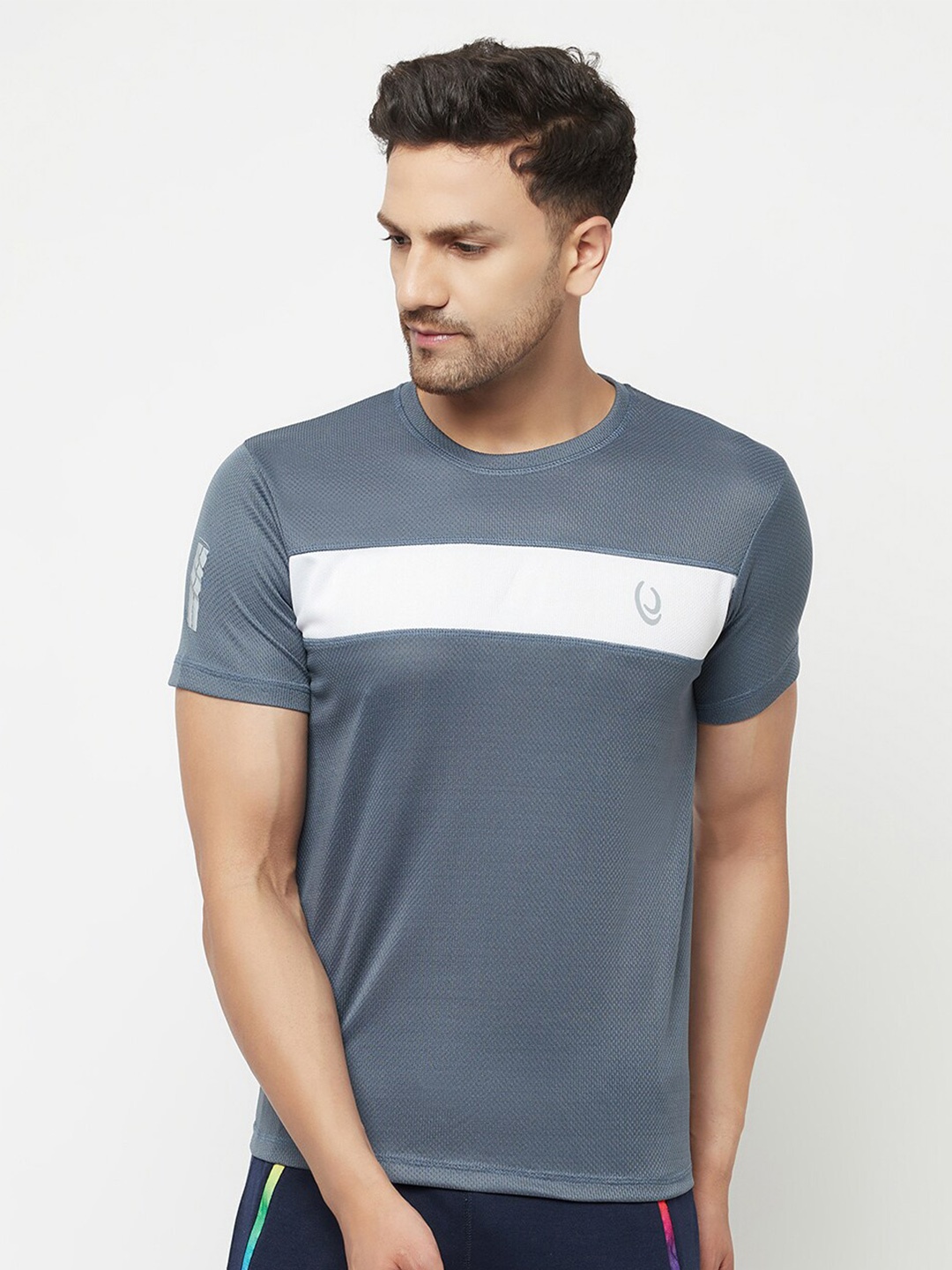 

ELEGANCE Men Grey & vintage violet Applique T-shirt