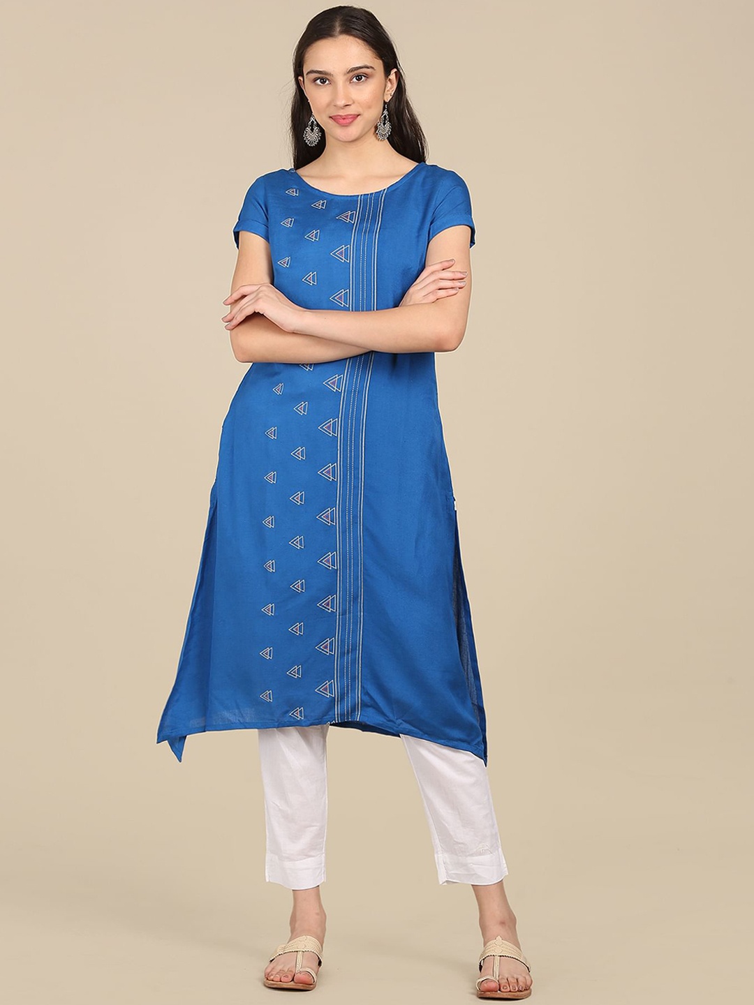

Karigari Women Blue & mazarine blue Geometric Extended Sleeves Kurta