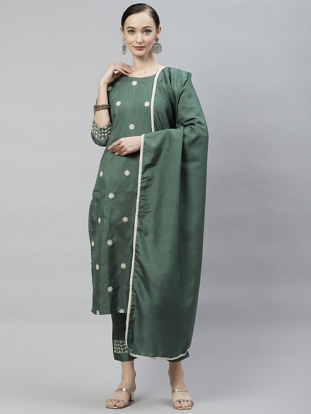 

heemara Women Green Floral Embroidered Kurta with Trousers & Dupatta