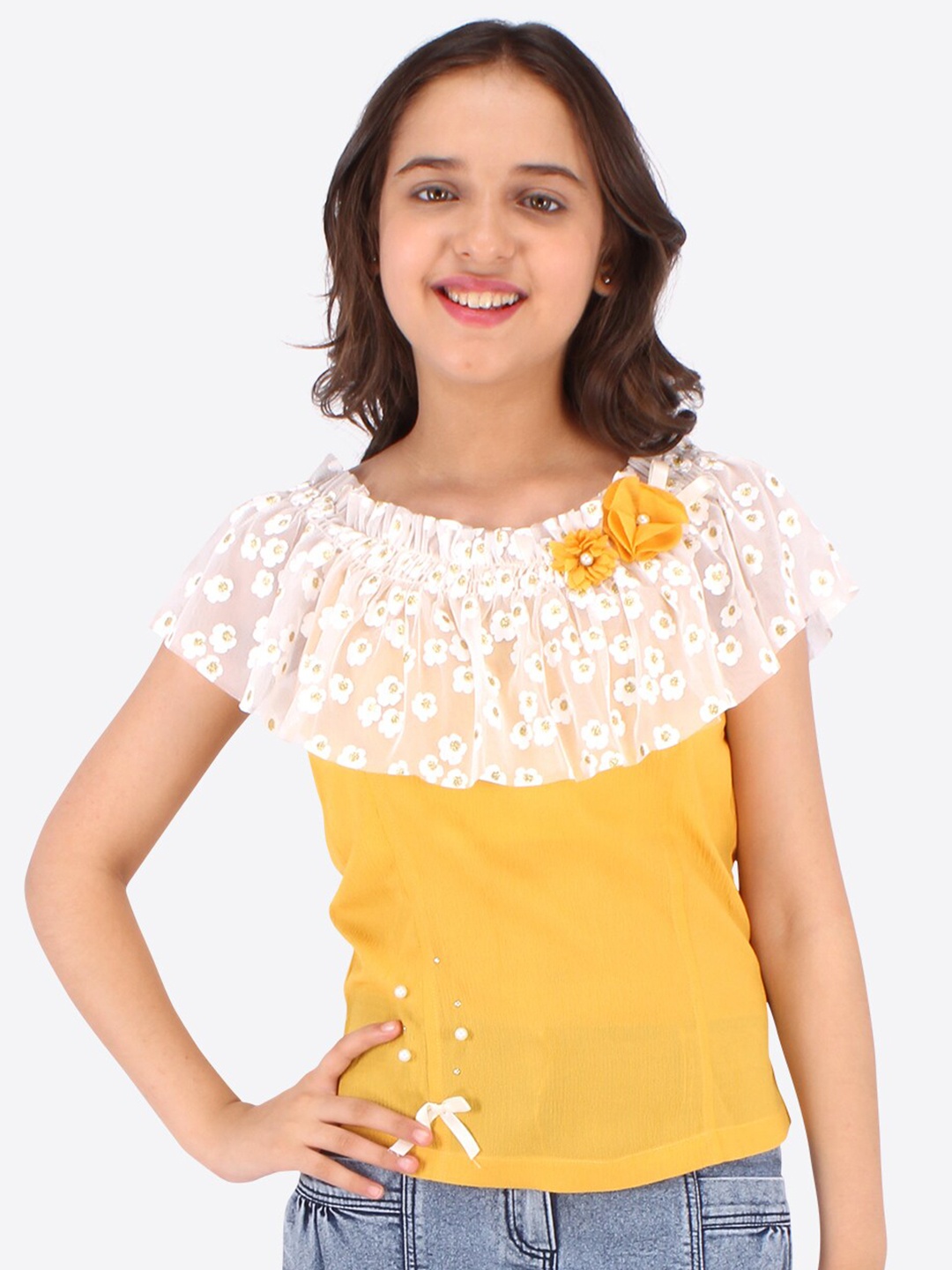 

CUTECUMBER Yellow Print Applique Georgette Cape Top