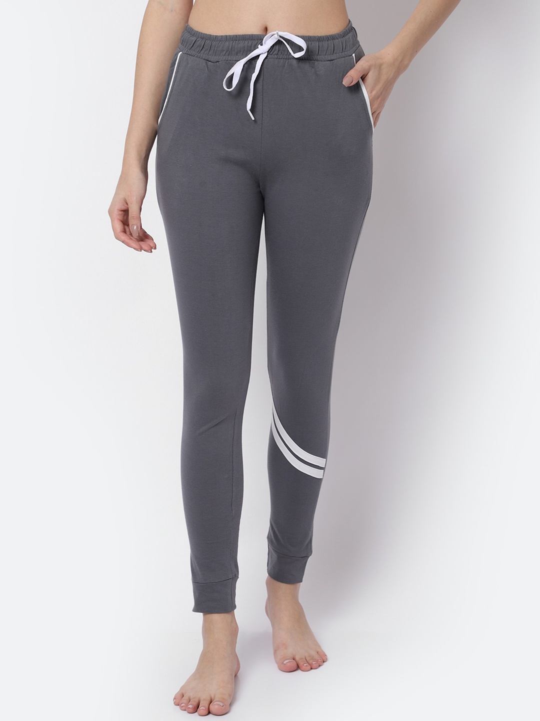 

Claura Women Grey Solid Cotton Slim-Fit Lounge Pants