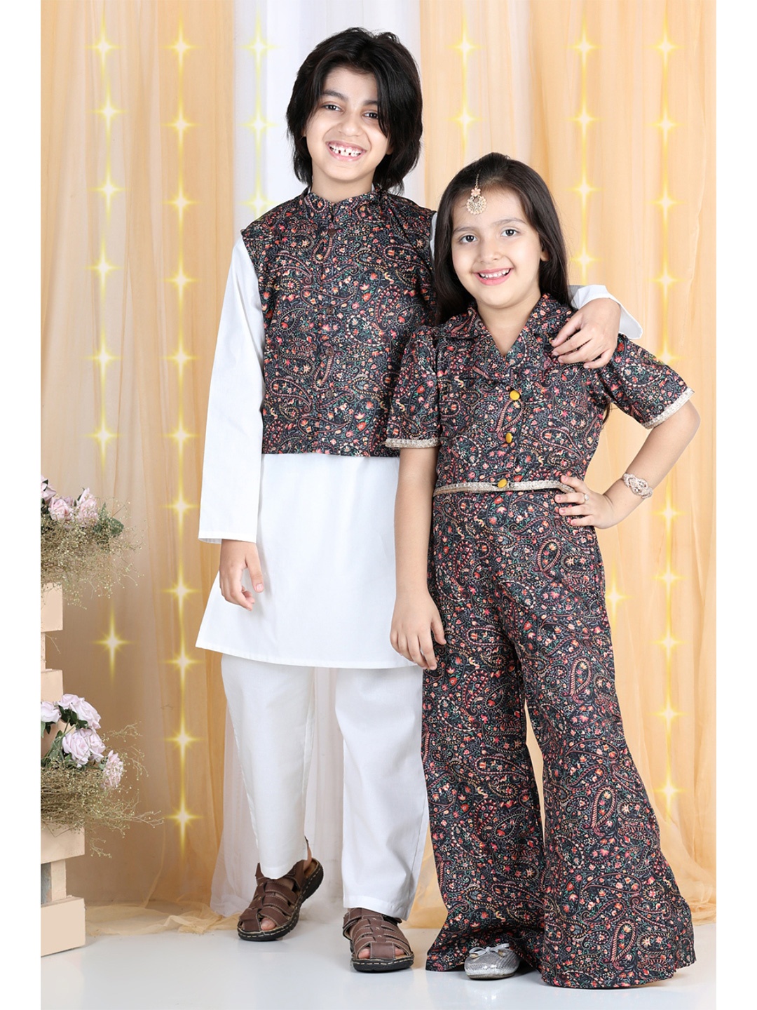 

Cutiekins White Solid Kurta Pyjamas With Tribal Printed Waistcoat