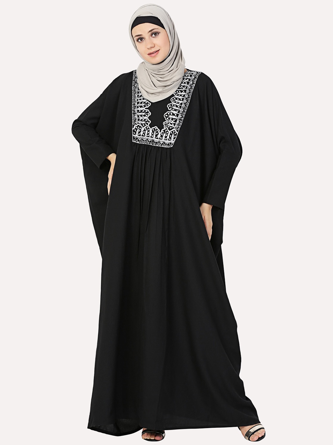 

MOMIN LIBAS Women Black Embroidered Abaya Burqas