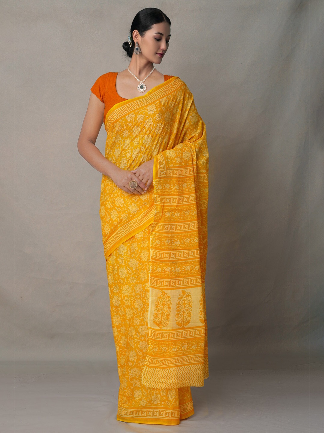 

Unnati Silks Yellow & White Ethnic Motifs Pure Cotton Block Print Saree
