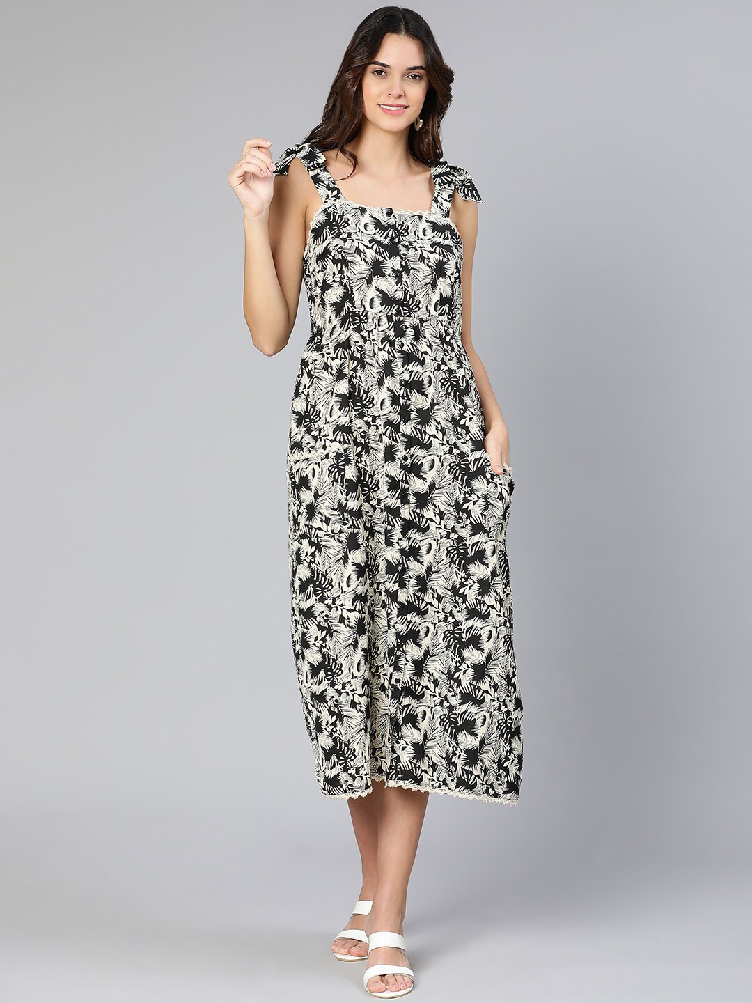 

Oxolloxo Black Floral Crepe A-Line Midi Dress