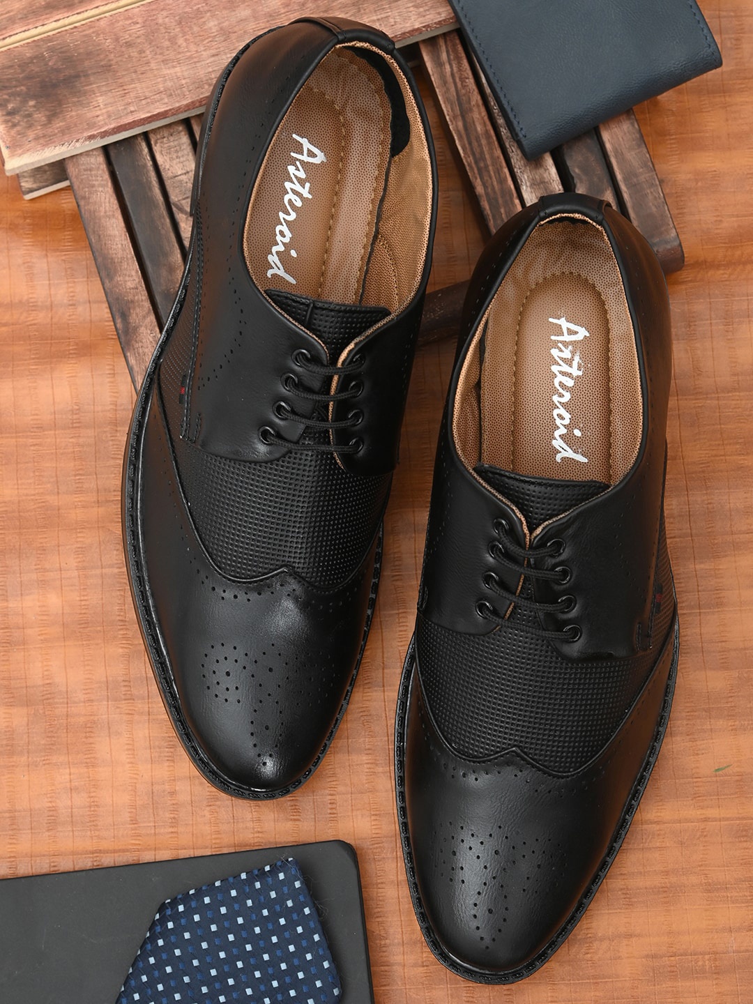 

ASTEROID Men Black Solid Formal Shoes