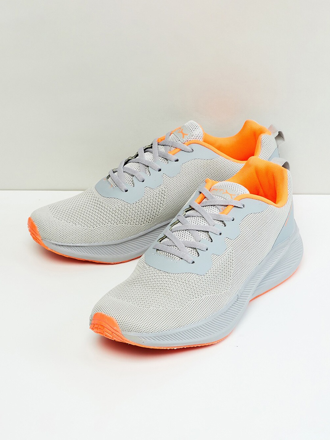 

max Men Grey Mesh Walking Non-Marking Shoes