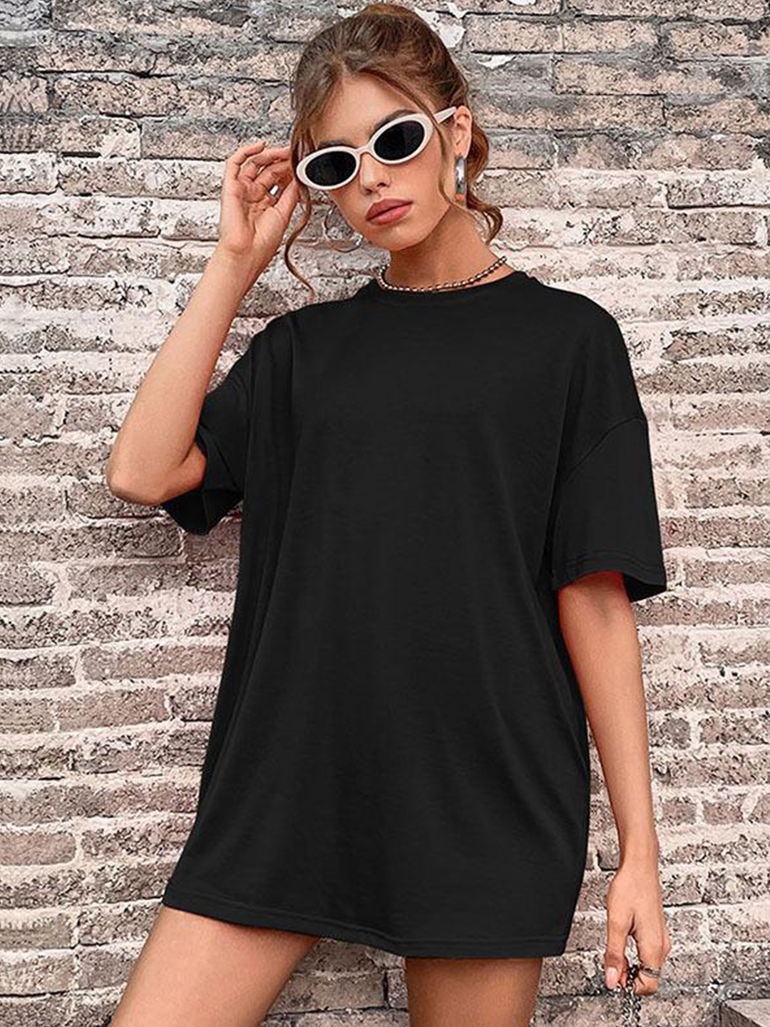 

StyleCast Black Drop-Shoulder Sleeves Oversized T-shirt