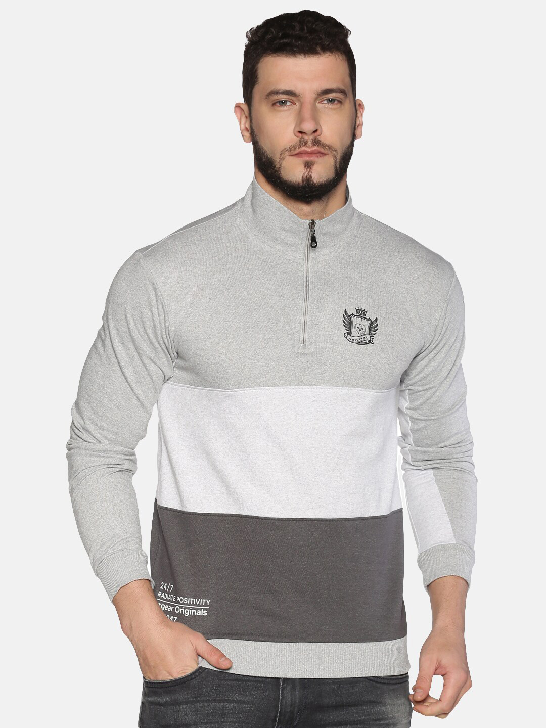 

UrGear Men Grey Colourblocked Sweatshirt