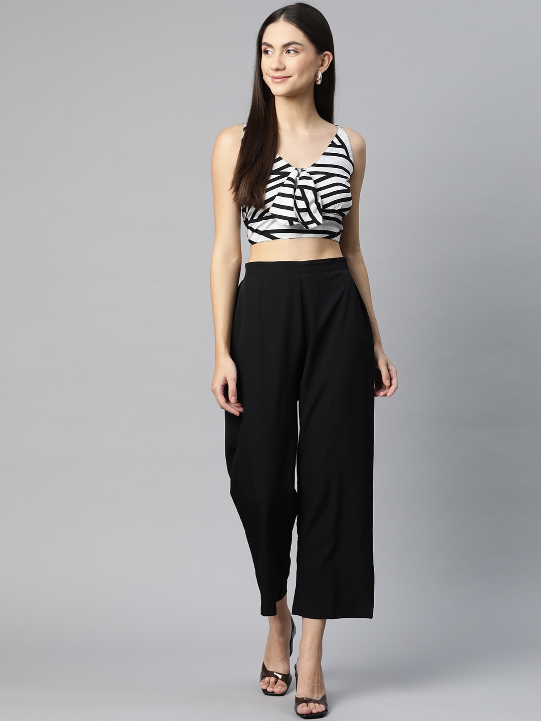 

SIRIKIT Women Black & White Abstract Print Smocked Co-Ords Set