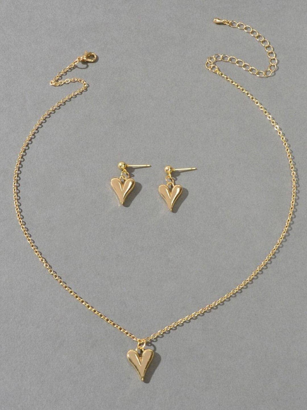 

OOMPH Women Gold Jewellery Set