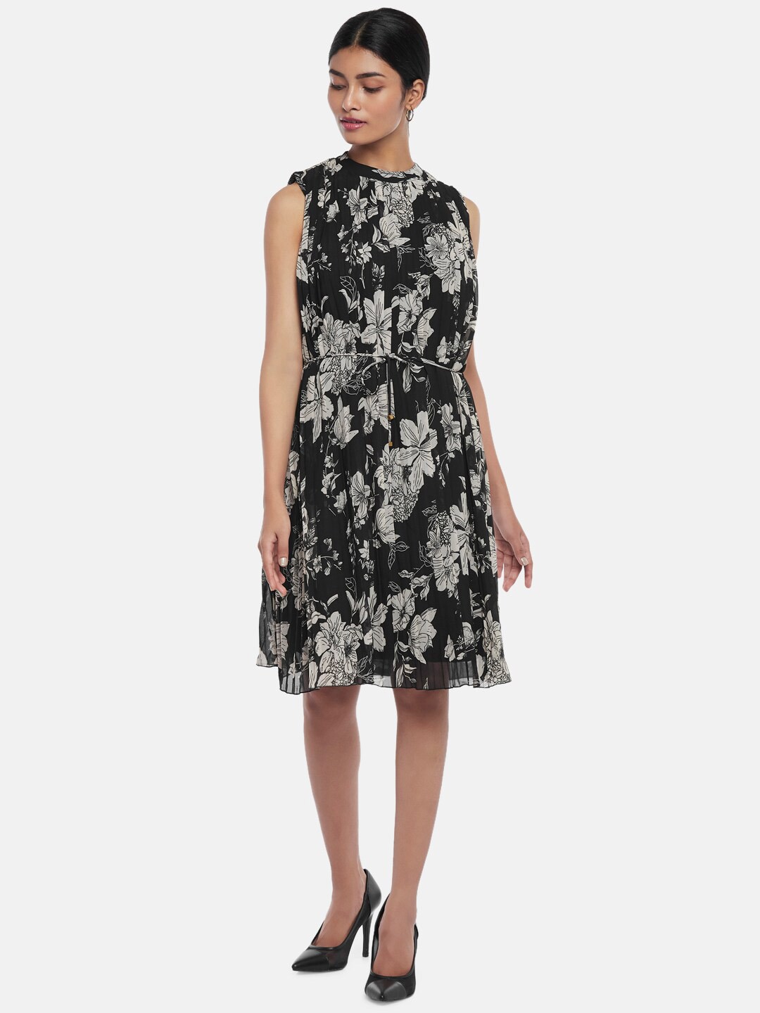

Annabelle by Pantaloons Black & dark jungle green Floral Dress