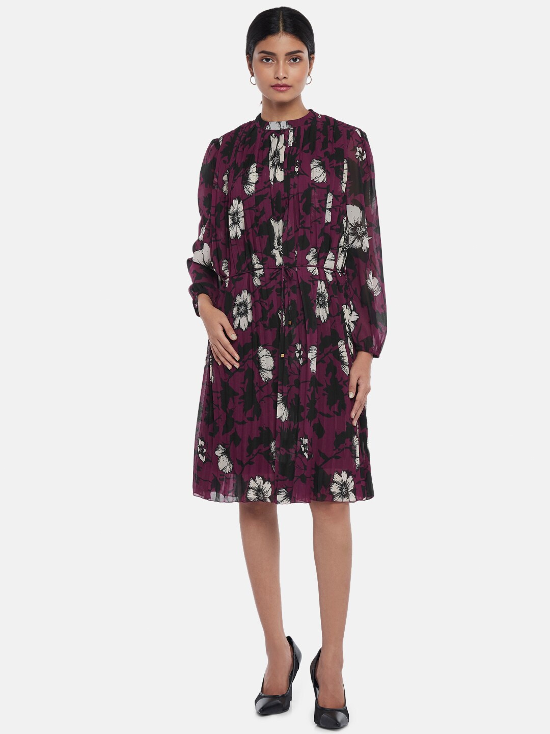 

Annabelle by Pantaloons Maroon & shadow purple Floral Tie-Up Neck A-Line Dress