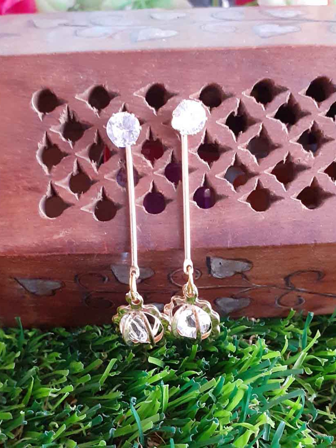 

RICH AND FAMOUS Gold-Toned Contemporary Drop Earrings