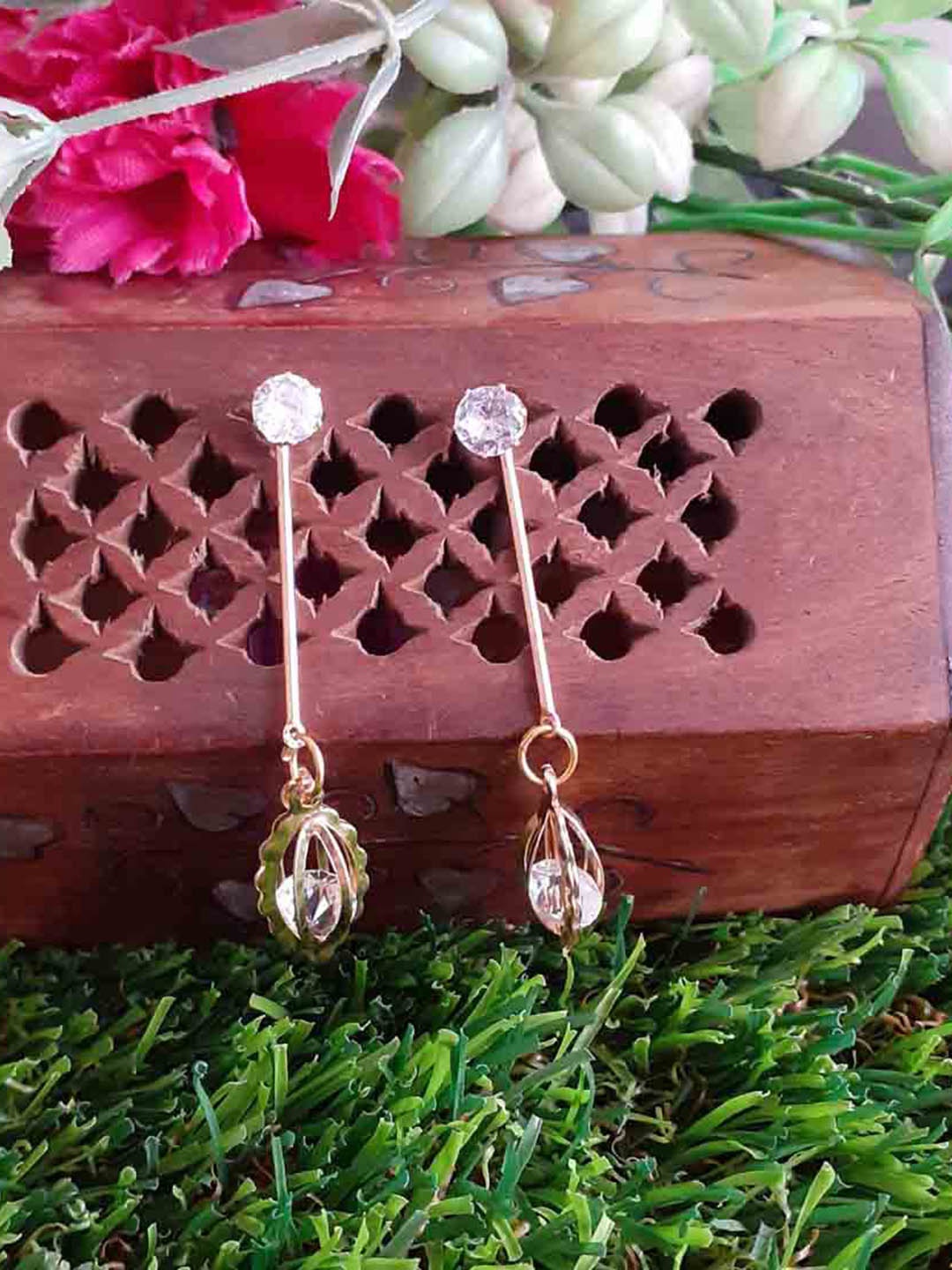 

RICH AND FAMOUS Gold-Toned Contemporary Drop Earrings